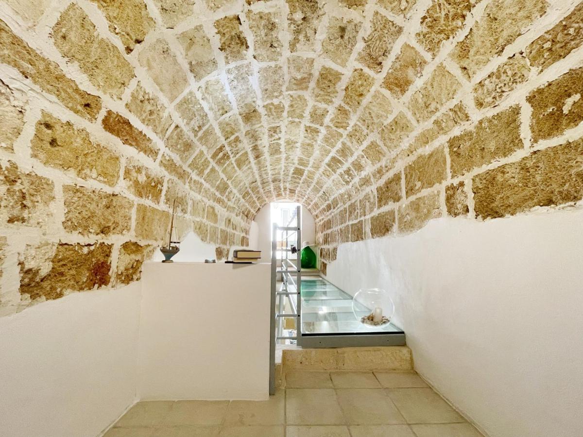 Mediterraneo House- Casa Nel Centro Storico マティーノ エクステリア 写真