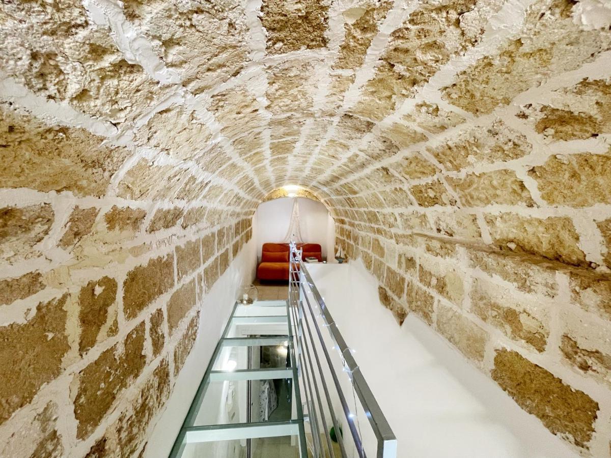 Mediterraneo House- Casa Nel Centro Storico マティーノ エクステリア 写真
