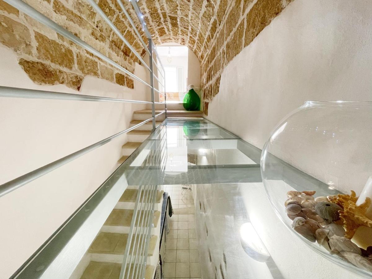 Mediterraneo House- Casa Nel Centro Storico マティーノ エクステリア 写真