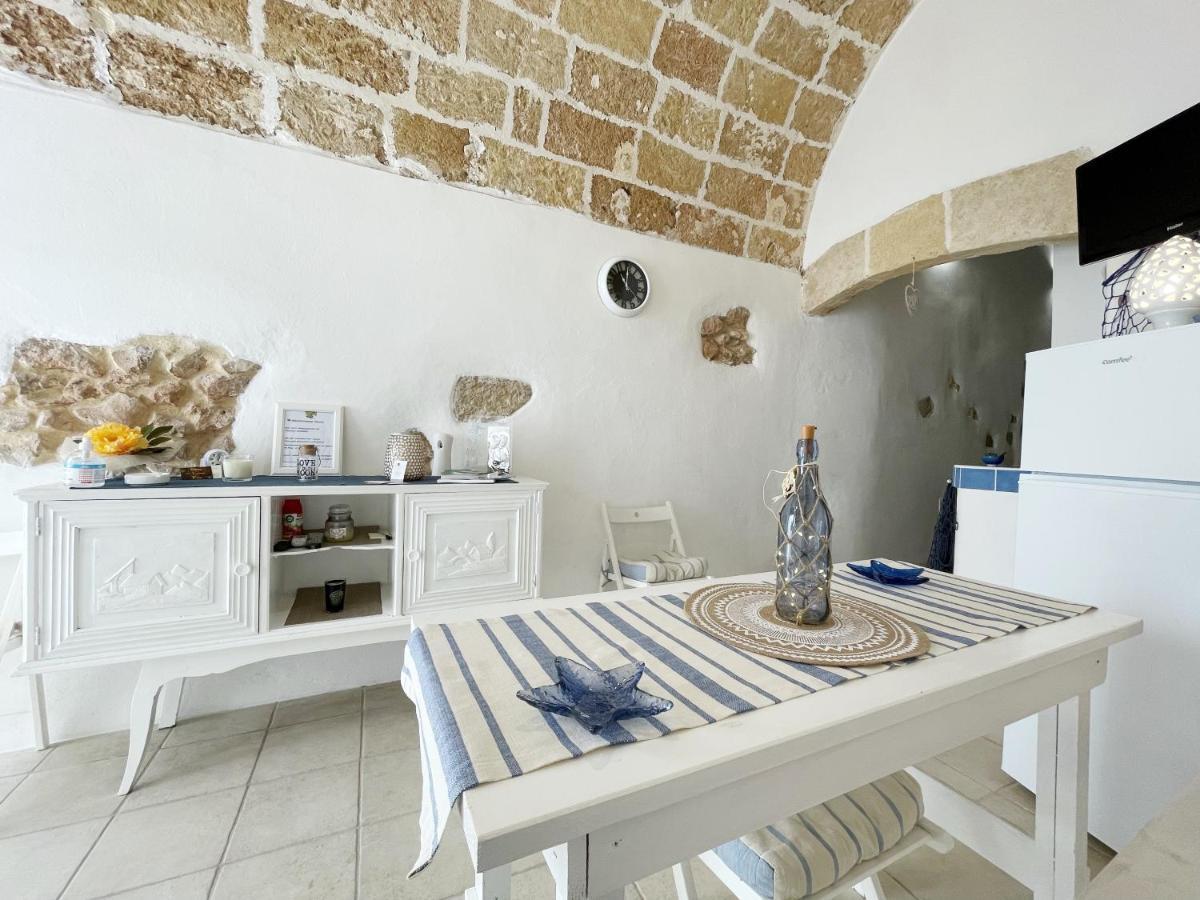 Mediterraneo House- Casa Nel Centro Storico マティーノ エクステリア 写真