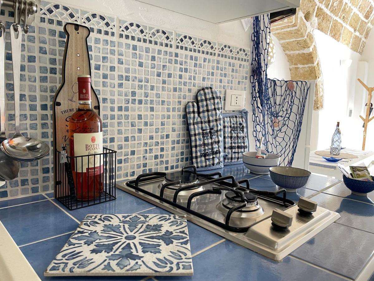 Mediterraneo House- Casa Nel Centro Storico マティーノ エクステリア 写真
