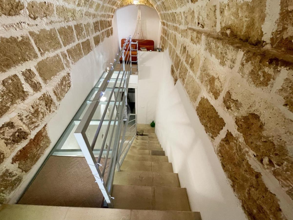 Mediterraneo House- Casa Nel Centro Storico マティーノ エクステリア 写真